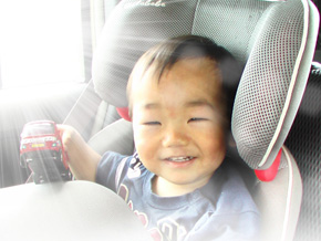 子どもを車に乗せる際の注意点